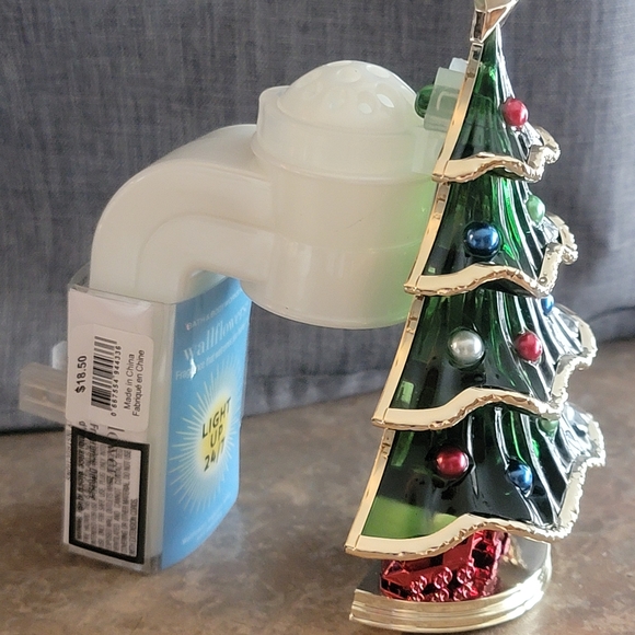 Bath and Body Works Wallflower plug-in - Picture 2 of 3